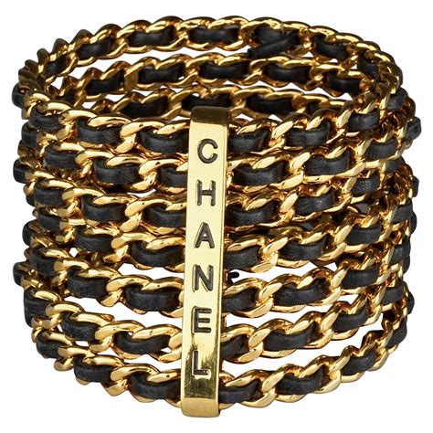 bracelet chanel or|Chanel vintage bracelet.